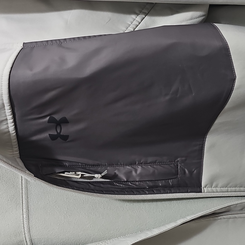 Under Armour Jacket - Picture 6 of 6